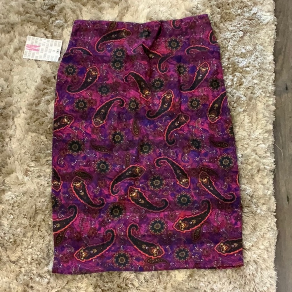 NWT LulaRoe Cassie Paisley Pencil Skirt